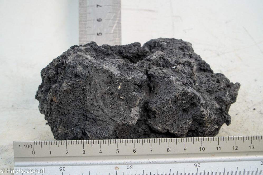 Black Lava M182 - Hardscape.nl