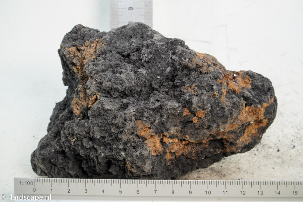 Black Lava M185 - Hardscape.nl