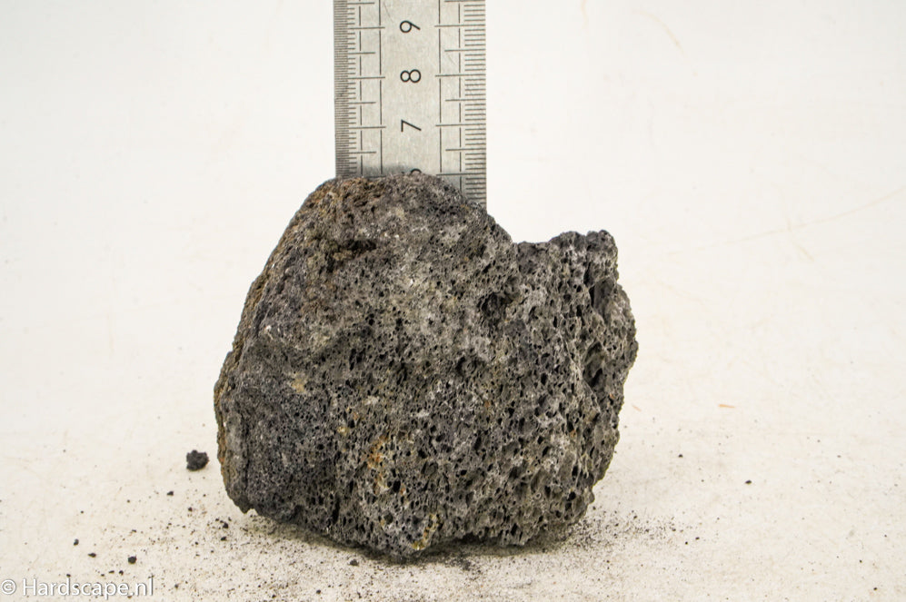 Black Lava Rock S349 - Hardscape.nl