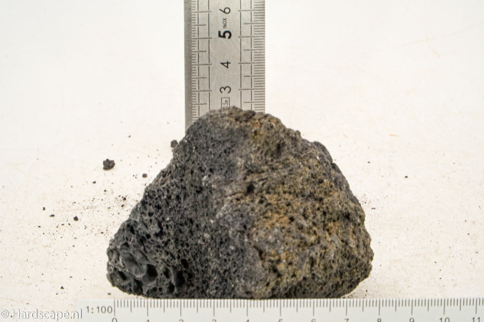 Black Lava Rock S349 - Hardscape.nl