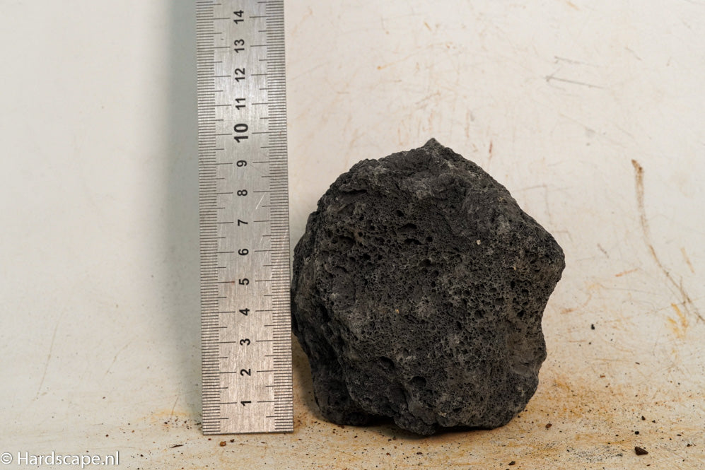 Black Lava S382 - Hardscape.nl