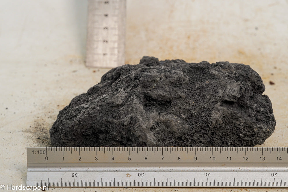 Black Lava S383 - Hardscape.nl