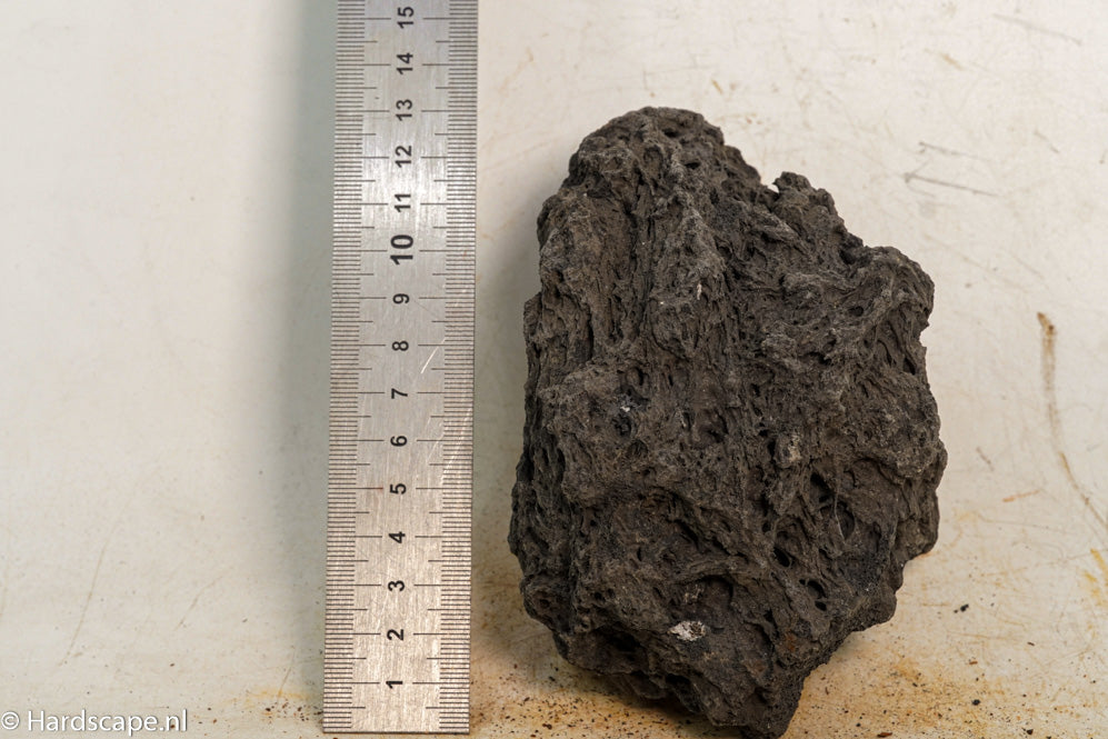 Black Lava S384 - Hardscape.nl