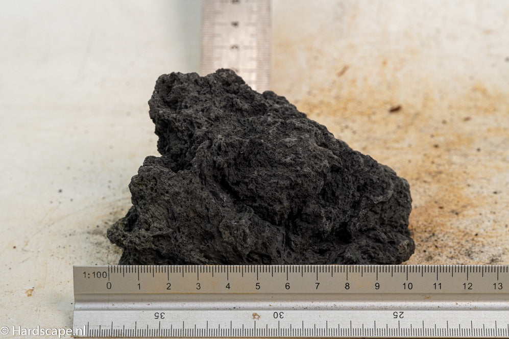 Black Lava S386 - Hardscape.nl