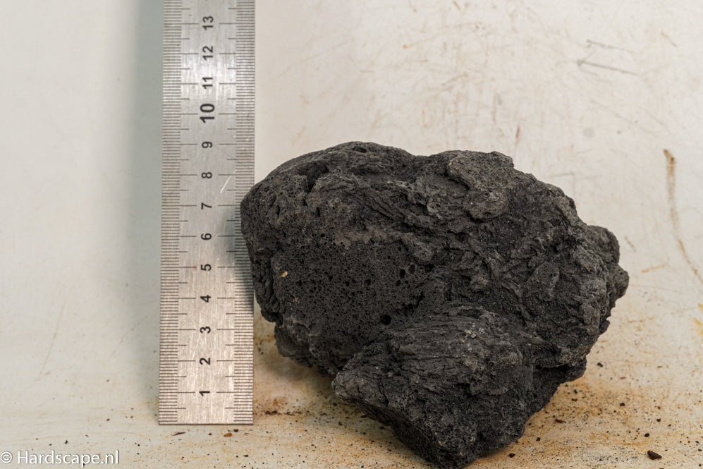 Black Lava S389 - Hardscape.nl