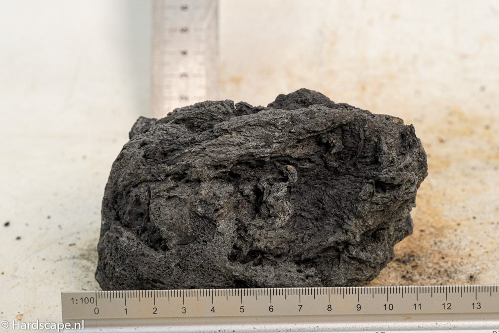 Black Lava S389 - Hardscape.nl