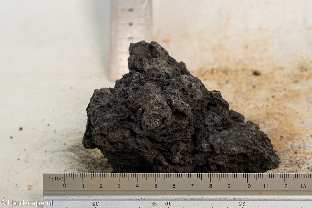 Black Lava S392 - Hardscape.nl