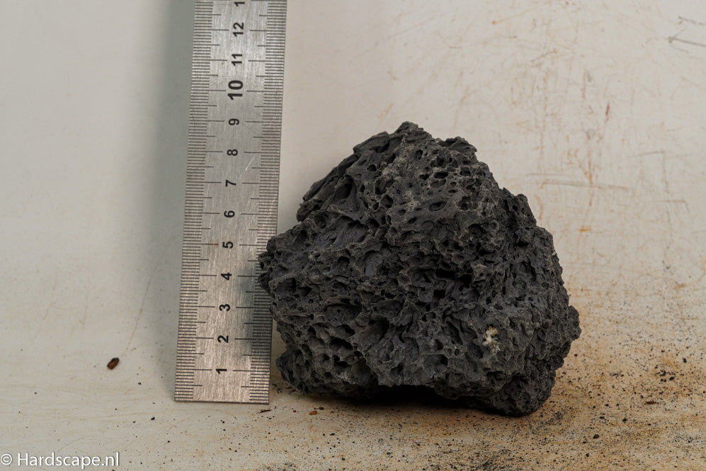 Black Lava S393 - Hardscape.nl