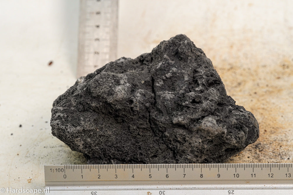 Black Lava S394 - Hardscape.nl
