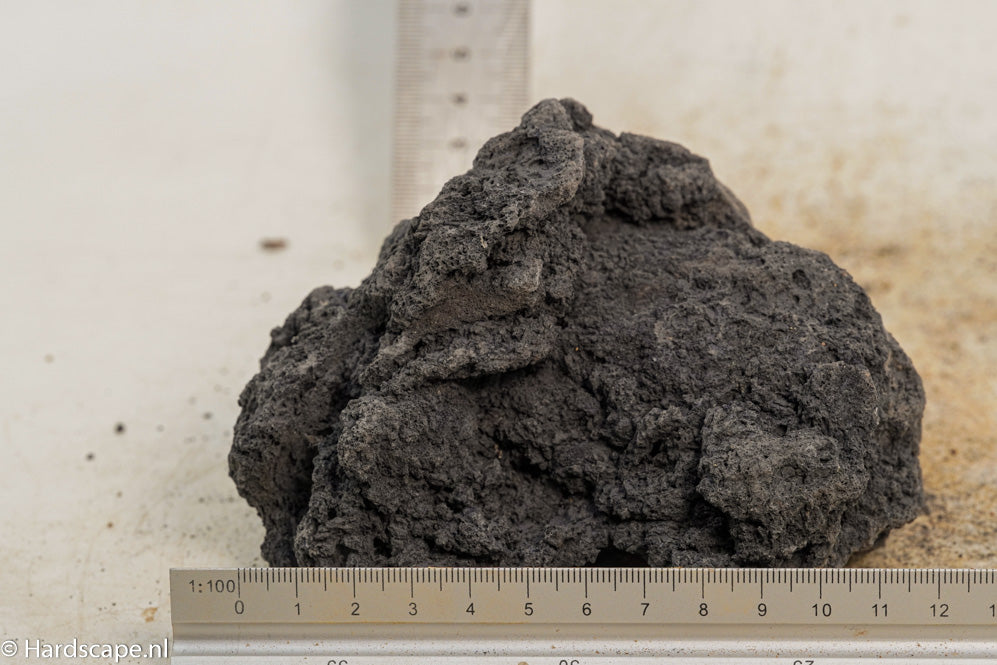 Black Lava S397 - Hardscape.nl