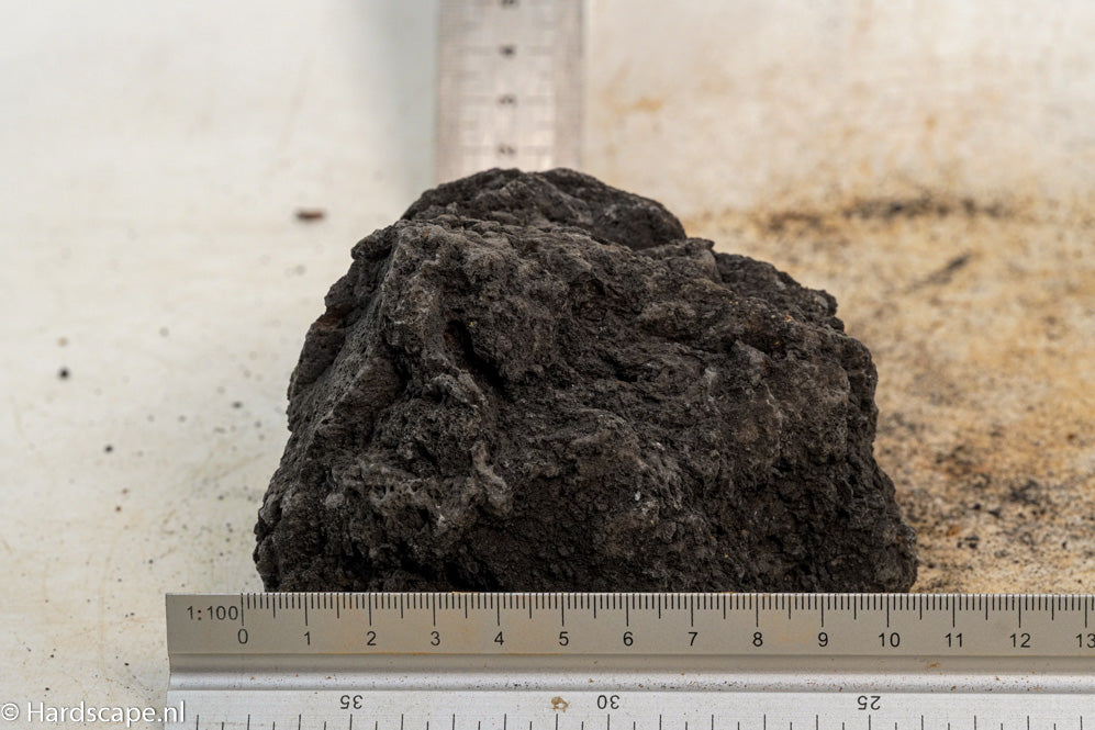 Black Lava S399 - Hardscape.nl