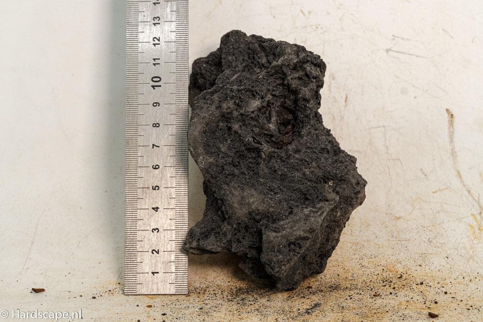 Black Lava S400 - Hardscape.nl