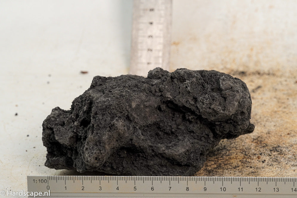 Black Lava S400 - Hardscape.nl