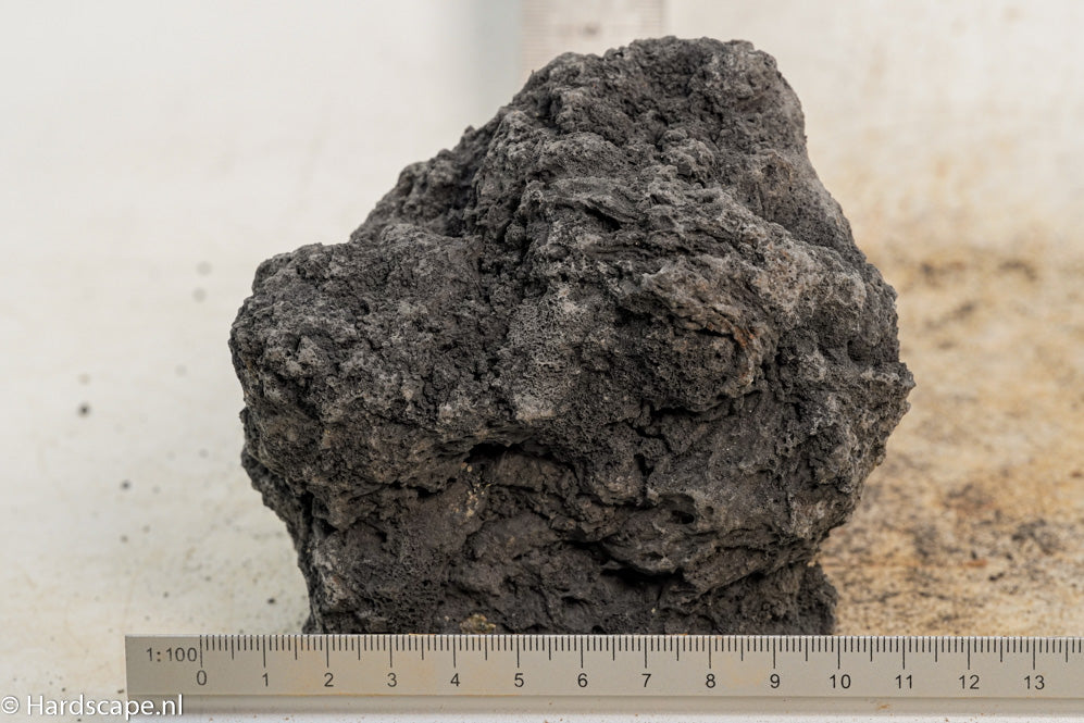 Black Lava S403 - Hardscape.nl