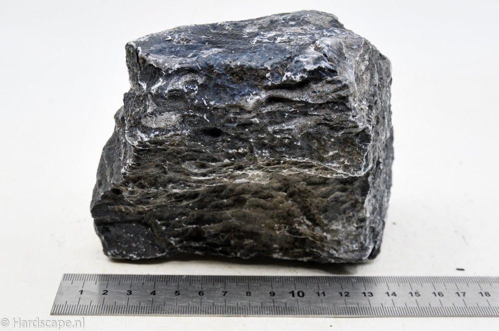 Dark Seiryu Rock M042 - Hardscape.nlMedium