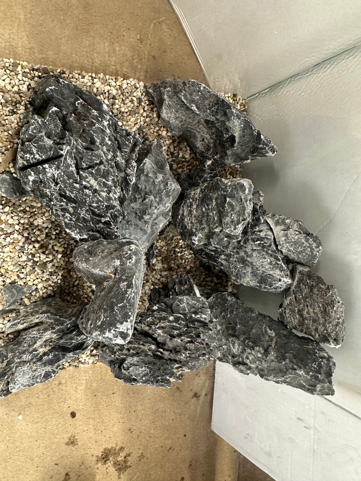 Dark Seiryu scape - Hardscape.nl
