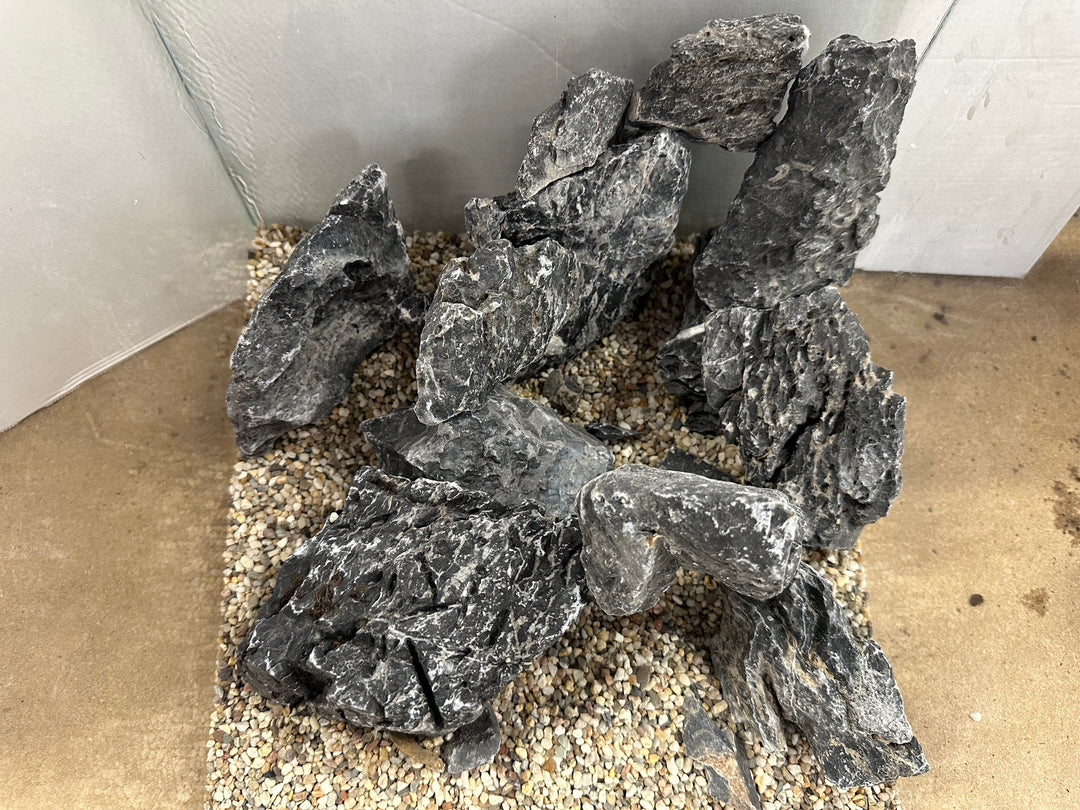 Dark Seiryu scape - Hardscape.nl