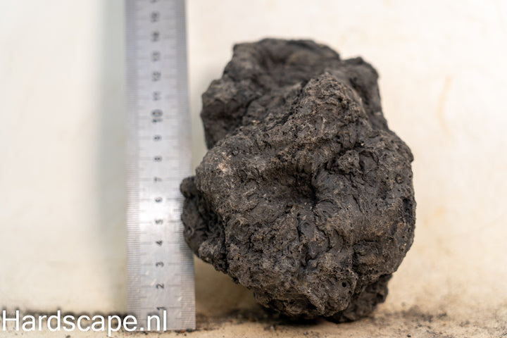 Black Lava Rock S467 - Hardscape.nl