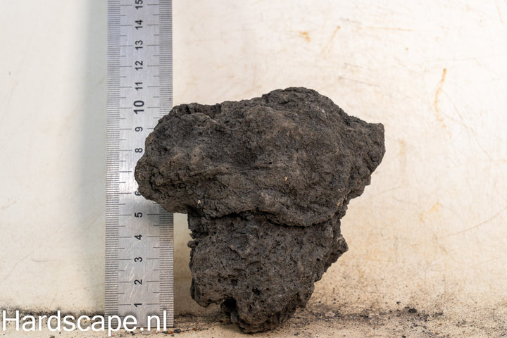 Black Lava Rock S468 - Hardscape.nl