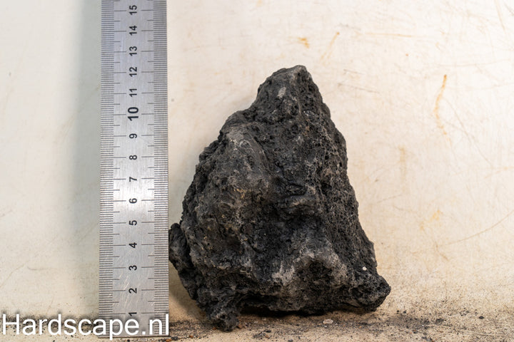 Black Lava Rock S469 - Hardscape.nl