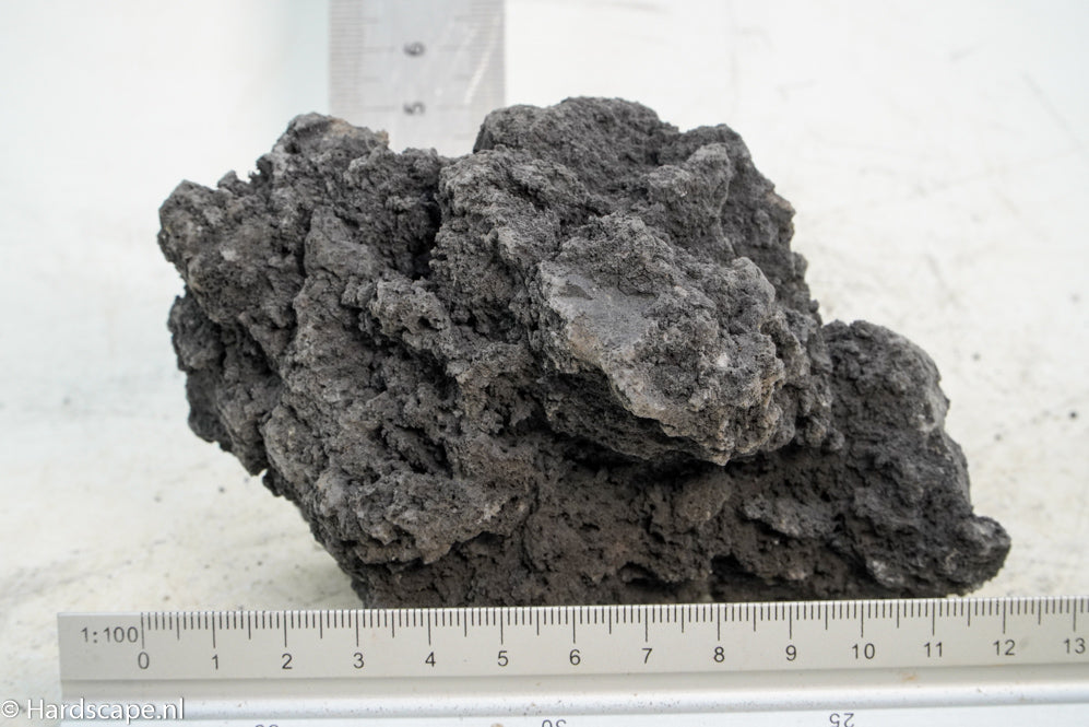 Black Lava M180 - Hardscape.nl