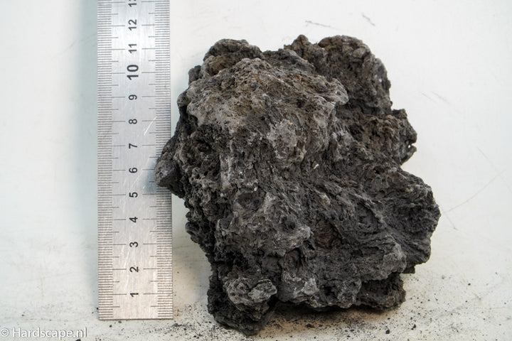 Black Lava M184 - Hardscape.nl