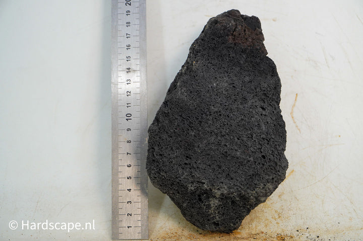 Black Lava Rock M197 - Hardscape.nl