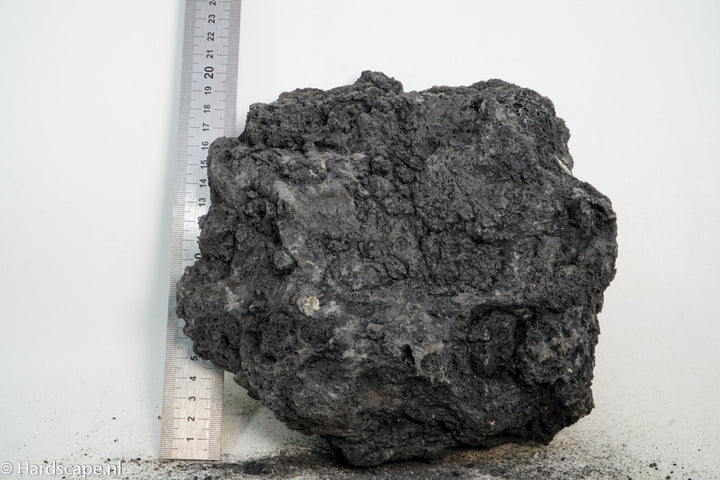 Black Lava Rock XL103 - Hardscape.nl