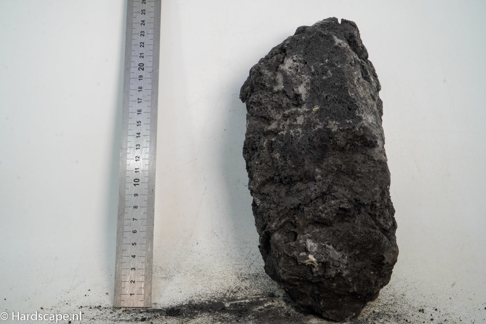 Black Lava Rock XL104 - Hardscape.nl