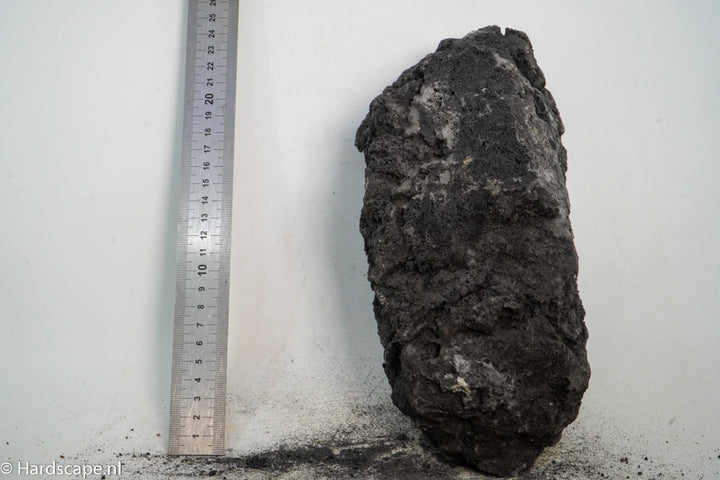 Black Lava Rock XL104 - Hardscape.nl