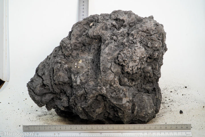 Black Lava Rock XL106 - Hardscape.nl