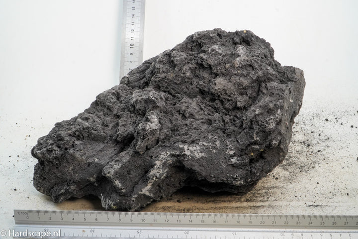 Black Lava Rock XL107 - Hardscape.nl