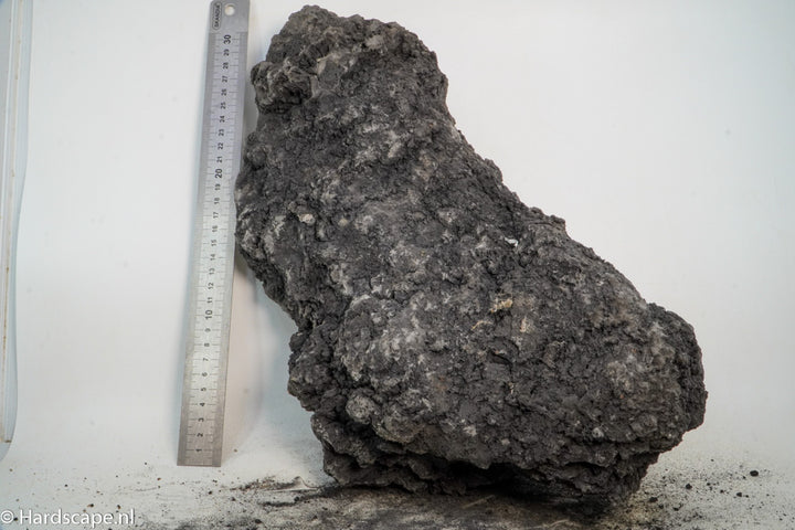 Black Lava Rock XL108 - Hardscape.nl