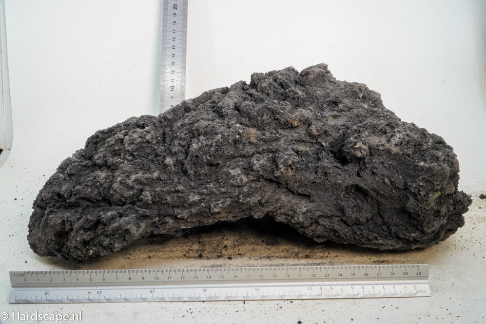 Black Lava Rock XL108 - Hardscape.nl