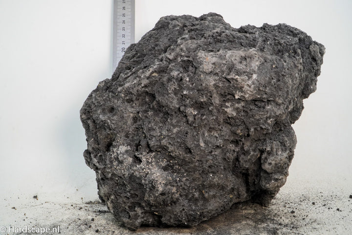 Black Lava Rock XL110 - Hardscape.nl