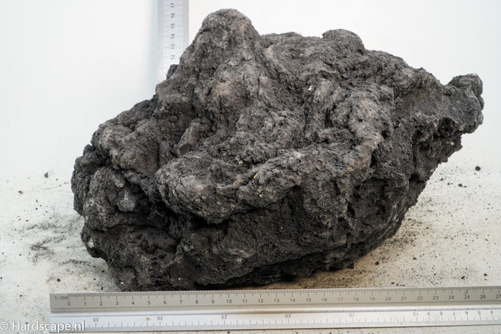 Black Lava Rock XL110 - Hardscape.nl