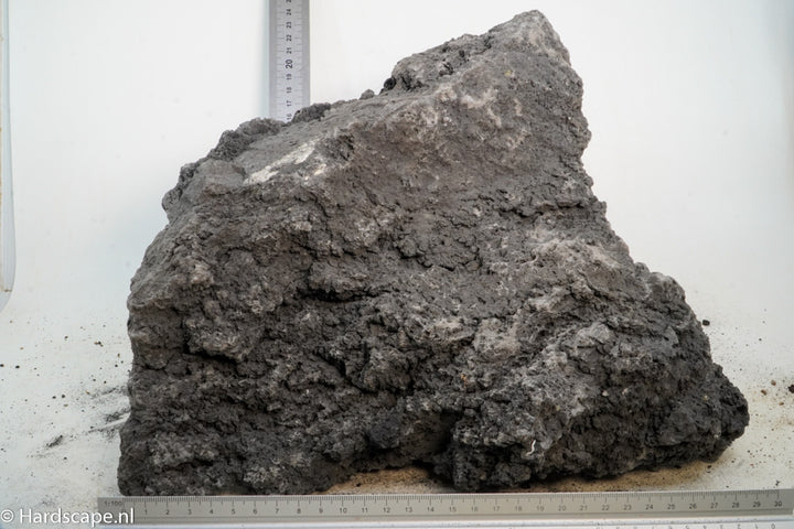 Black Lava Rock XL111 - Hardscape.nl