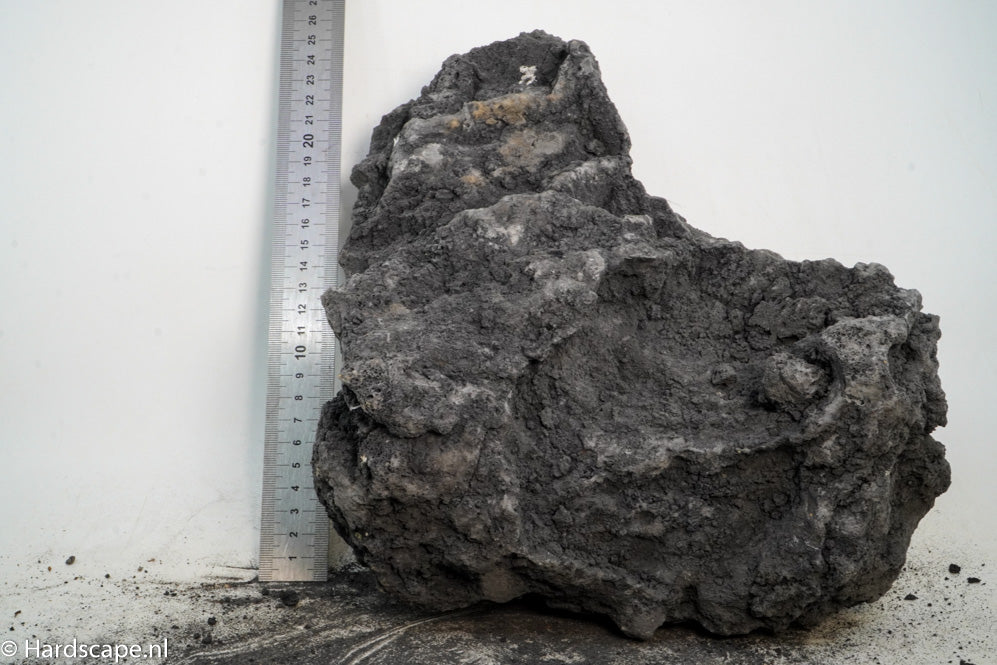 Black Lava Rock XL113 - Hardscape.nl