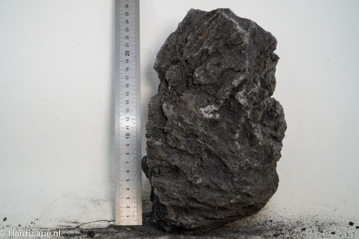 Black Lava Rock XL114 - Hardscape.nl