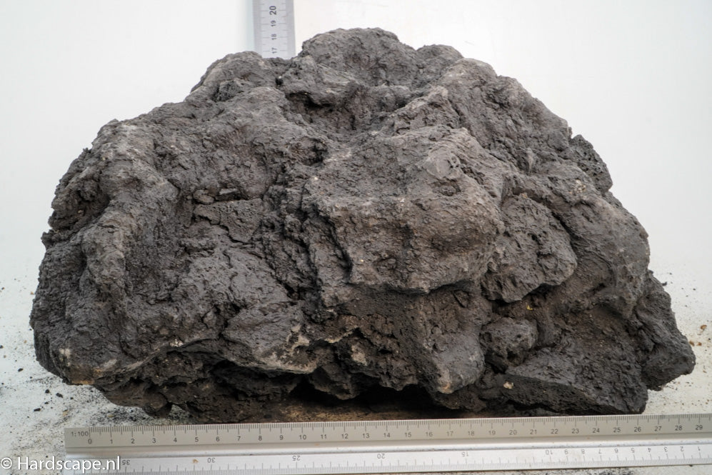 Black Lava Rock XL115 - Hardscape.nl