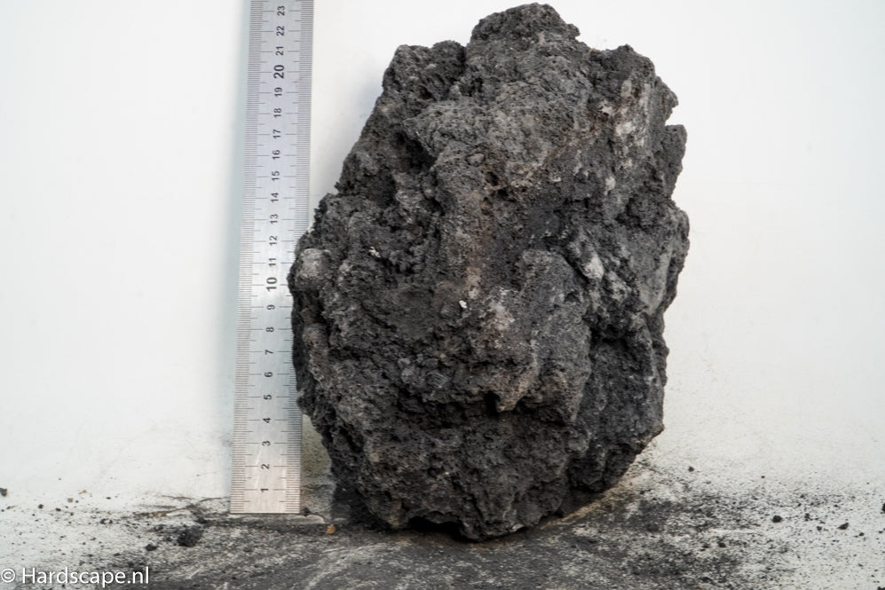 Black Lava Rock XL116 - Hardscape.nl