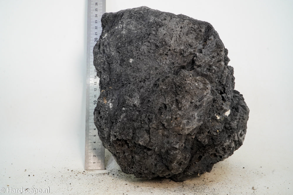 Black Lava Rock XL92 - Hardscape.nl