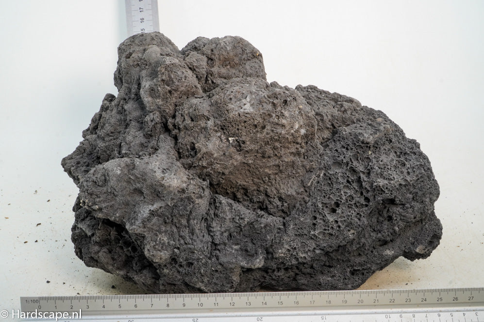 Black Lava Rock XL92 - Hardscape.nl