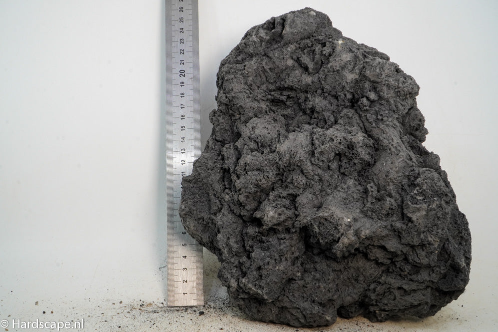Black Lava Rock XL93 - Hardscape.nl