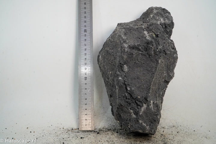 Black Lava Rock XL95 - Hardscape.nl