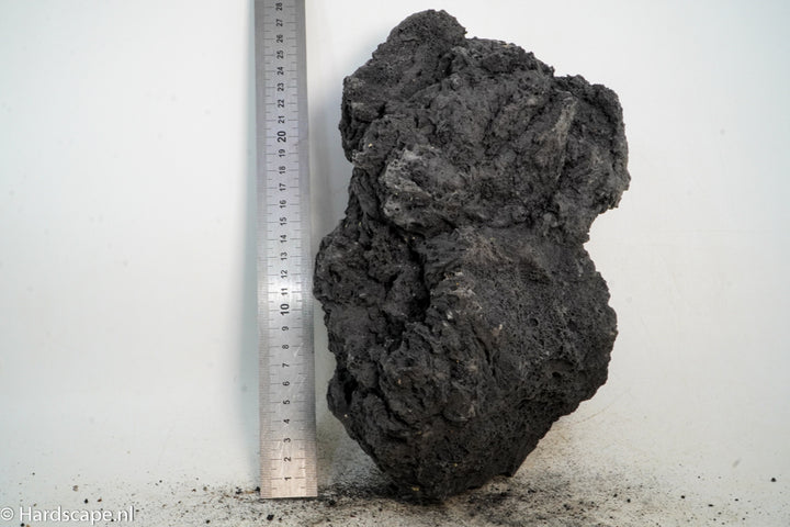 Black Lava Rock XL97 - Hardscape.nl