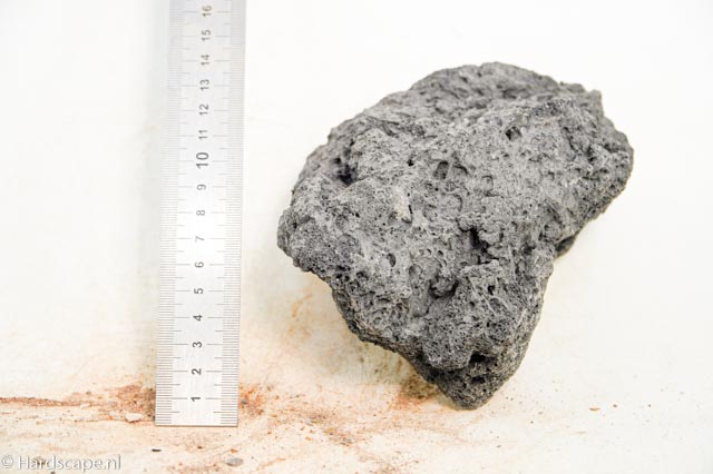 black lava rock S425 - Hardscape.nl