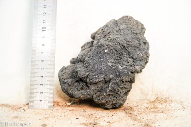 black lava rock S430 - Hardscape.nl