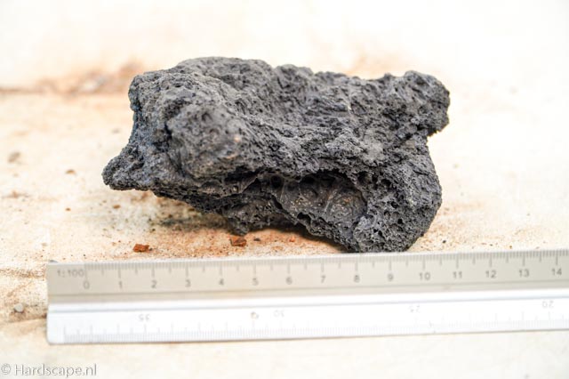 black lava rock S432 - Hardscape.nl