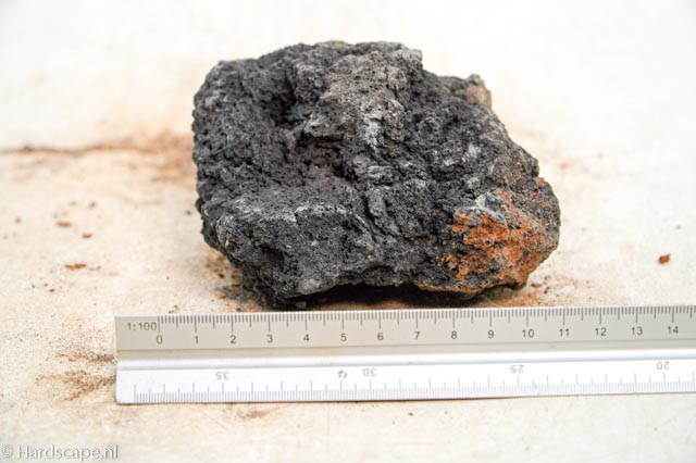 black lava rock S438 - Hardscape.nl